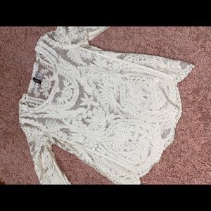 Forever 21 Lace Quarter Sleeve Shirt Size Small